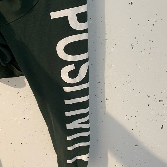 Cropped Sweatshirt - Picture 2 of 3